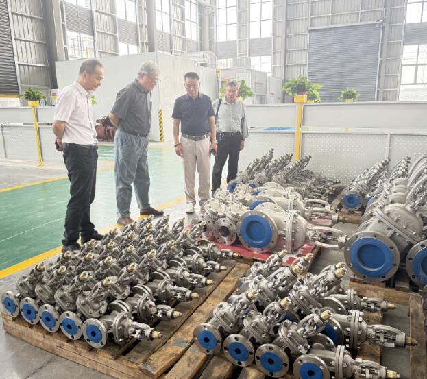 安徽省機(jī)械行業(yè)聯(lián)合會會長一行蒞臨安徽大眾閥門集團(tuán)智能產(chǎn)業(yè)園參觀指導(dǎo) 安徽省機(jī)械行業(yè)聯(lián)合會會長一行蒞臨安徽大眾閥門集團(tuán)智能產(chǎn)業(yè)園參觀指導(dǎo)