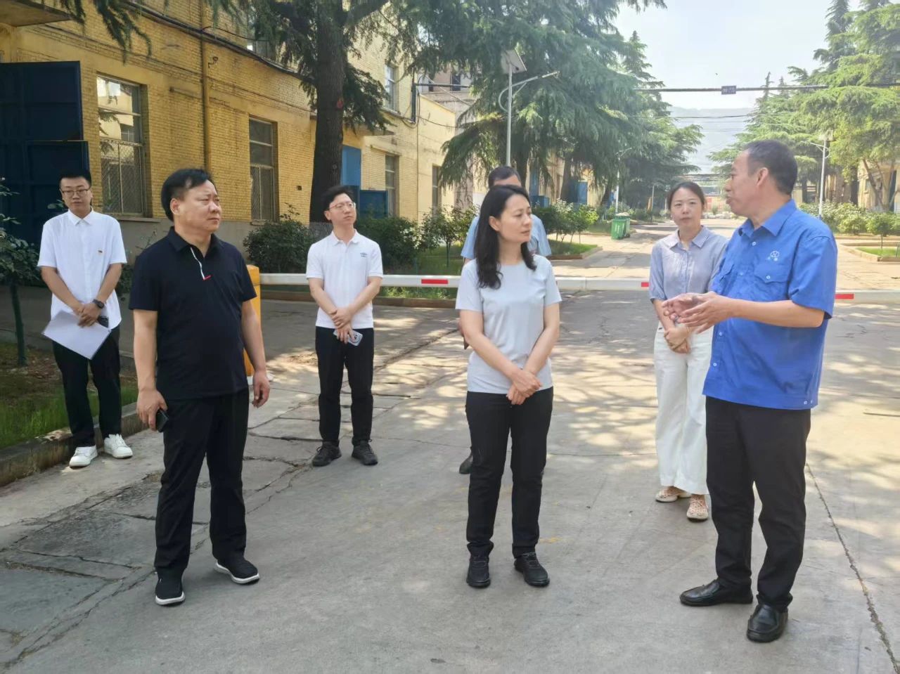 鹽湖區(qū)委副書記盧靜前來山西天海泵業(yè)公司參觀調(diào)研 鹽湖區(qū)委副書記盧靜前來山西天海泵業(yè)公司參觀調(diào)研