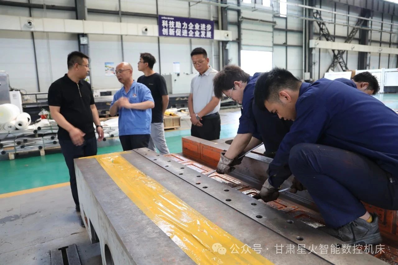 甘肅北方技工學(xué)校與星火機床公司共商校企合作事宜 甘肅北方技工學(xué)校與星火機床公司共商校企合作事宜