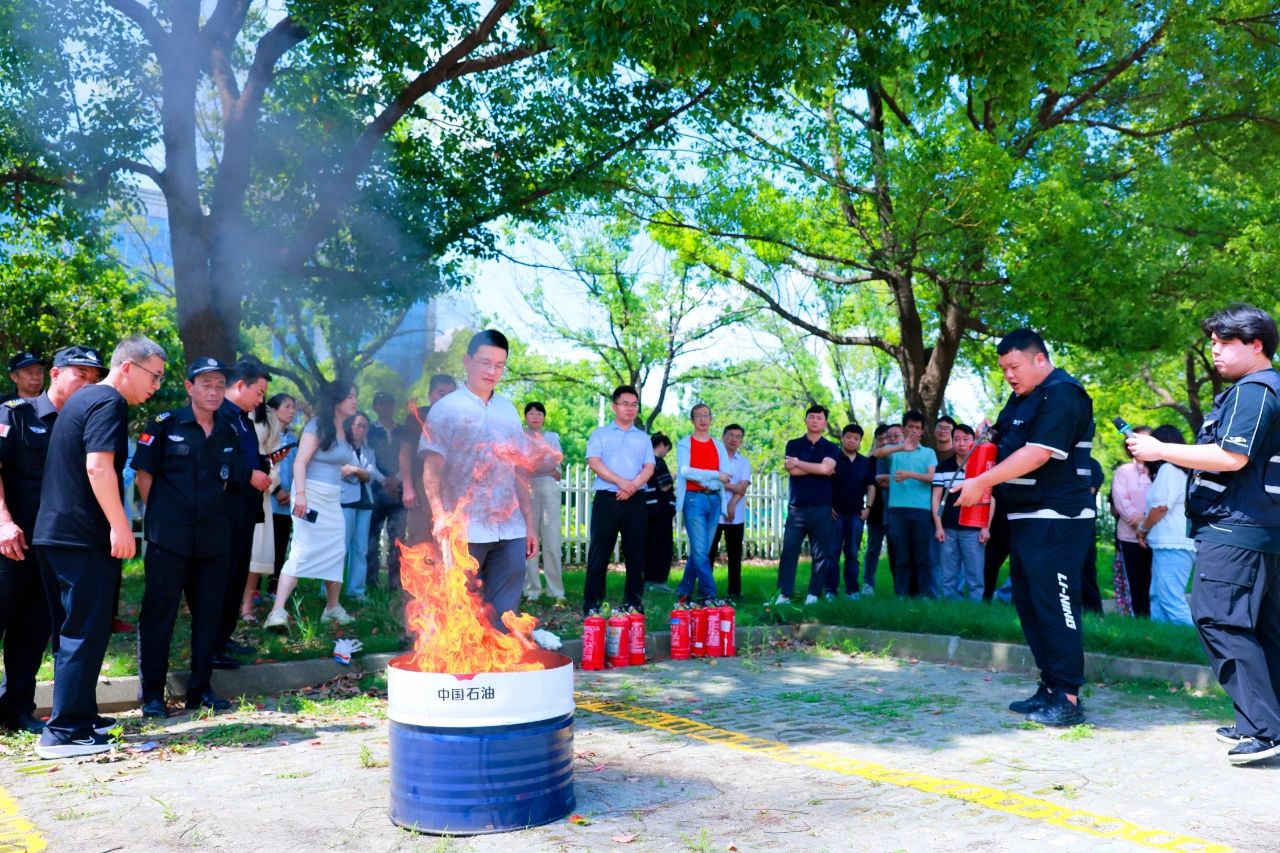 中核蘇閥開展2025年安全生產(chǎn)月實(shí)操培訓(xùn)活動(dòng) 中核蘇閥開展2025年安全生產(chǎn)月實(shí)操培訓(xùn)活動(dòng)