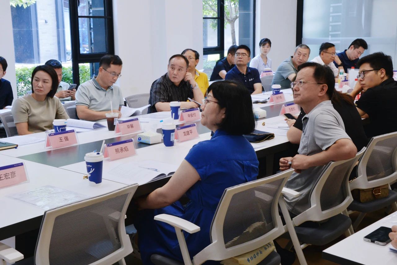 凱泉泵業(yè)承辦湖北省建筑給水排水專業(yè)委員會工作會議 凱泉泵業(yè)承辦湖北省建筑給水排水專業(yè)委員會工作會議